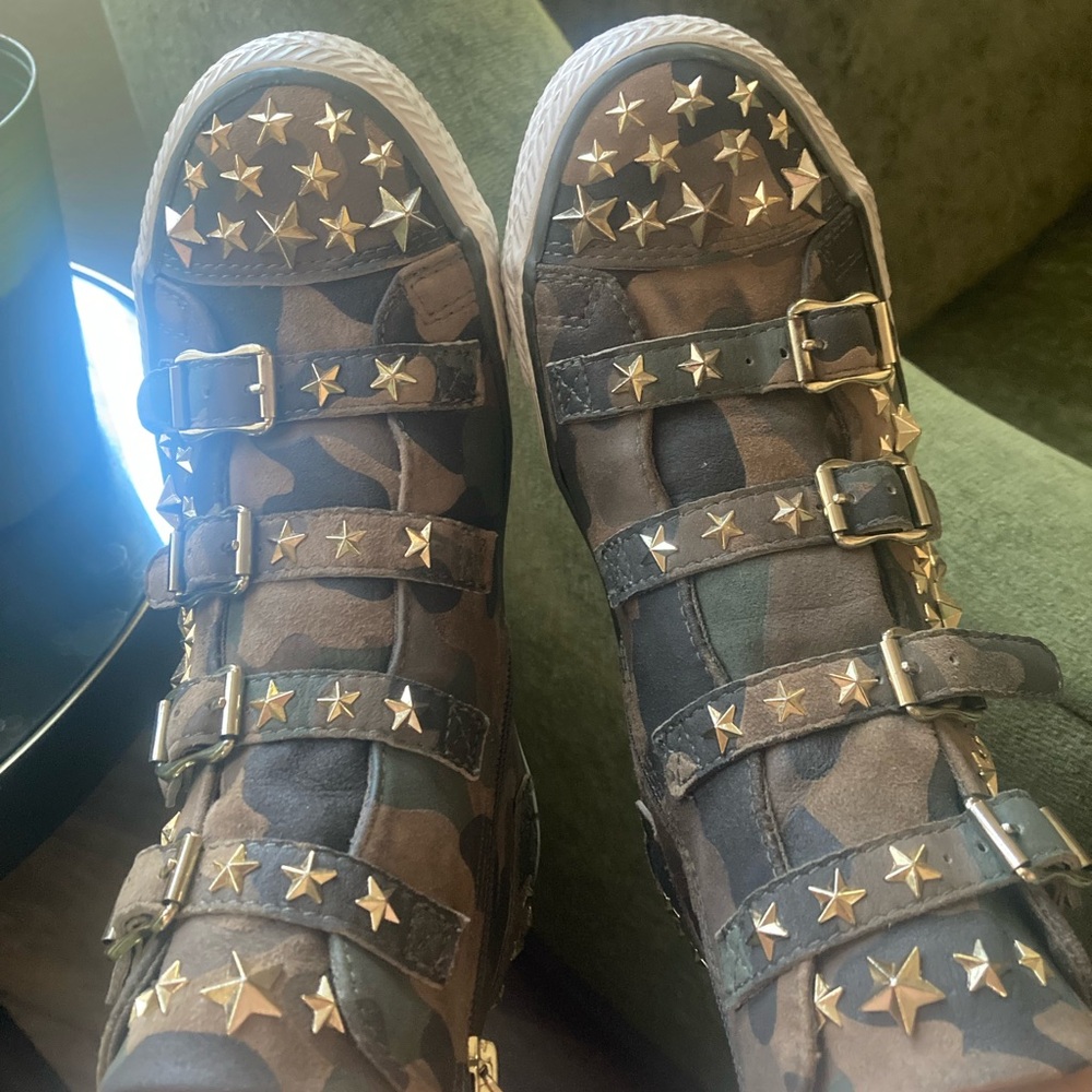 Ash limited Camouflage Star Stud Buckle Boots in Green and Black - Picture 7 of 8